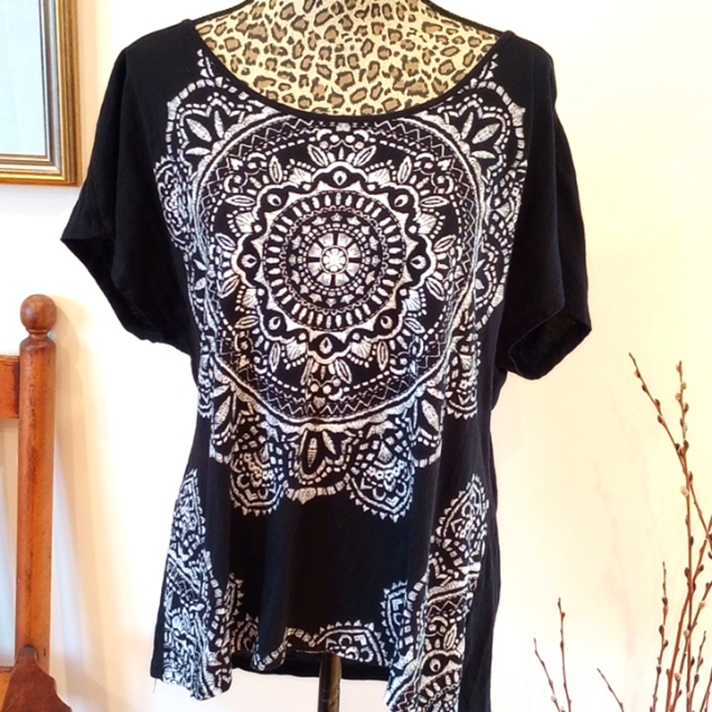 Style & Co. Ladies Short Sleeve Mandala Print Top Size:L Color:Black & White